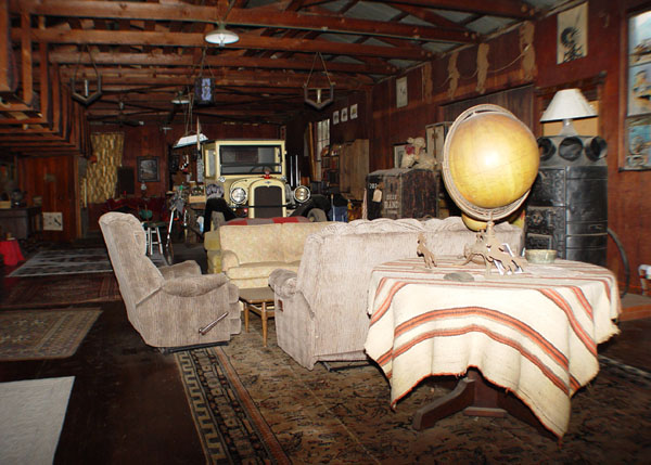 Main living room of the Tin Palace at Rubel Pharms 040_long_view_n_bmcg